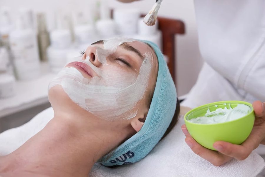 Tratamiento facial de estética